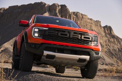 Το νέο Ranger Raptor ξαναγράφει τους Off-Road κανόνες